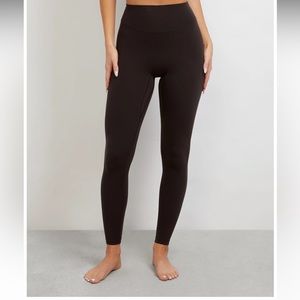 Stori Icon Tight | Size 6 | Onyx